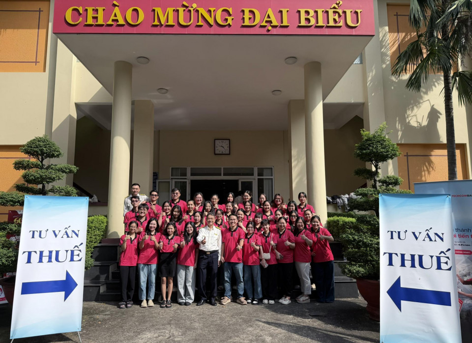 CHUỖI 8 NGÀY HỖ TRỢ THUẾ CƠ SỞ 14 TRONG CHIẾN DỊCH “60 NGÀY CAO ĐIỂM CHUYỂN ĐỔI TỪ THUẾ KHOÁN SANG KÊ KHAI”